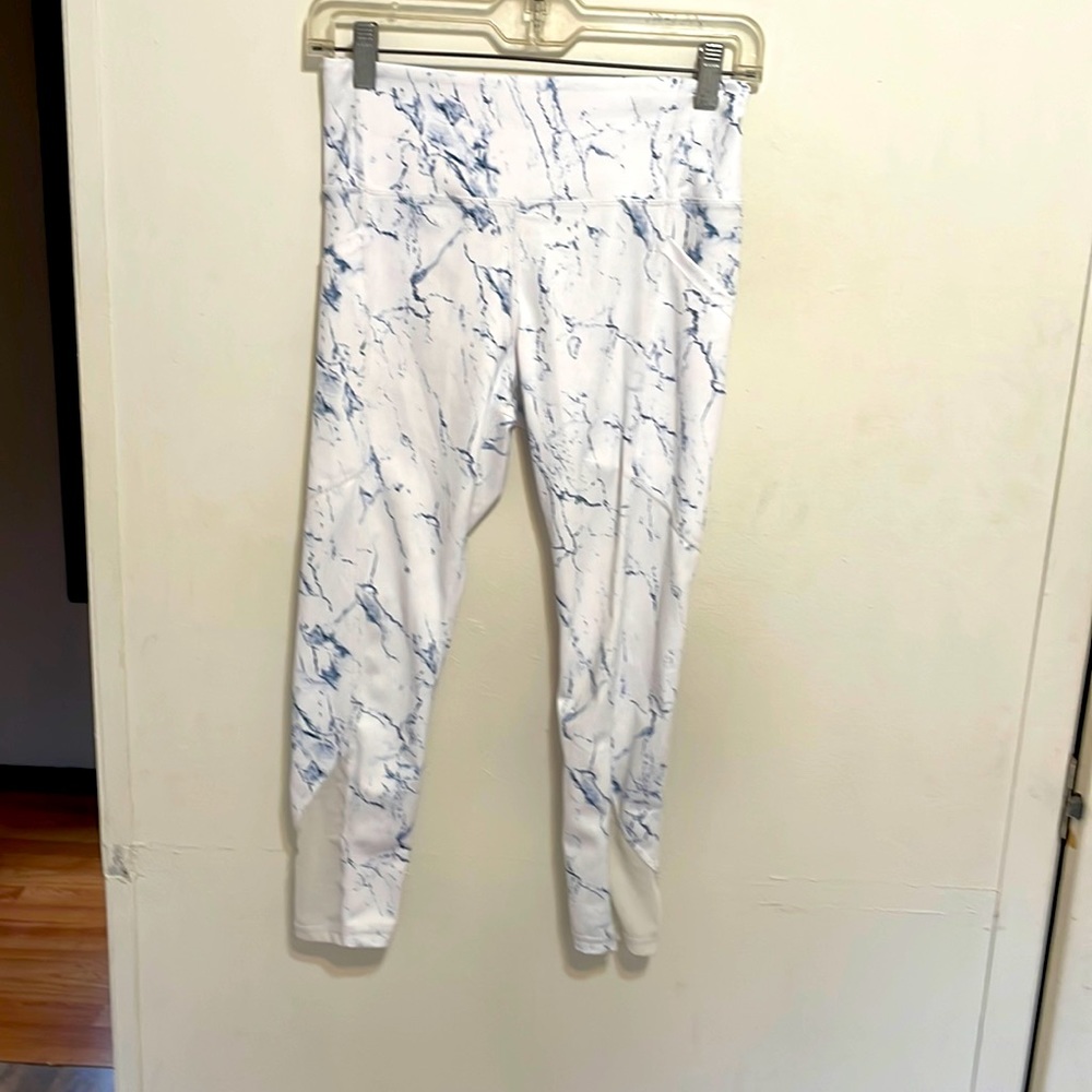 Kiava white marble capri